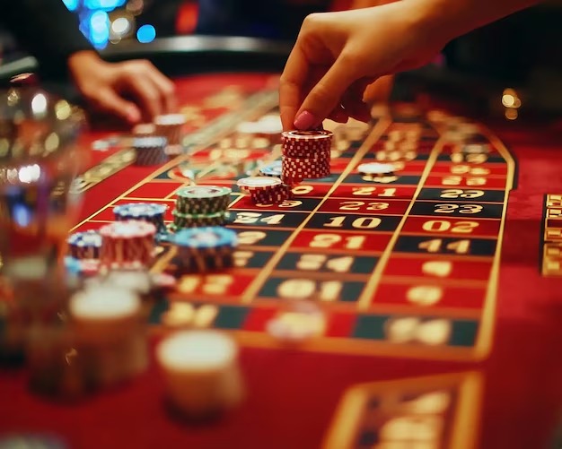 Mobile phone displaying kera288 live blackjack table interface